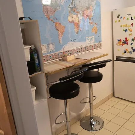 Family House With Private Garden סטרואר