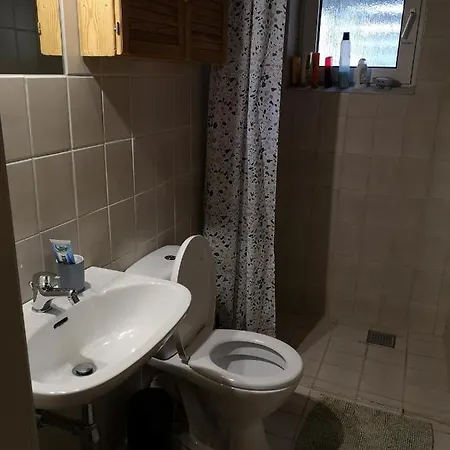 דירה Family House With Private Garden סטרואר